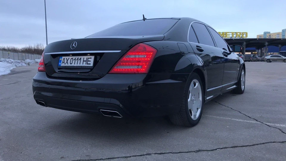Mercedes-Benz S-Class V12 Biturbo 5