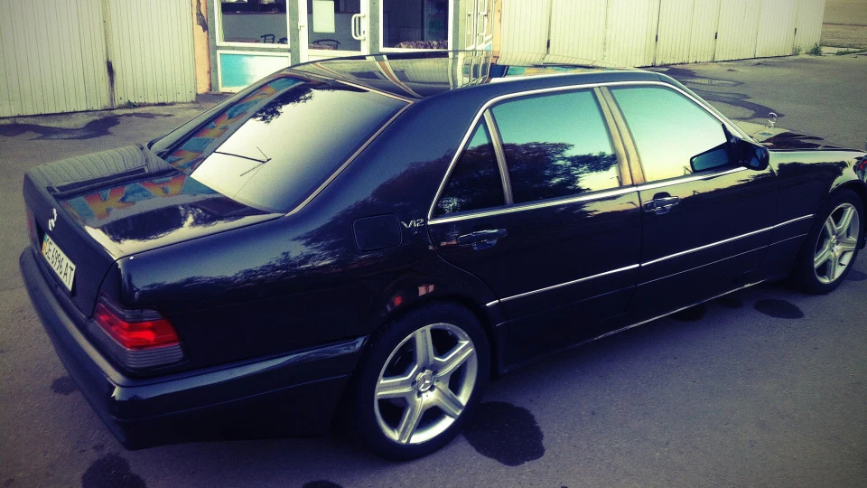 Mercedes-Benz S-Class V12 4