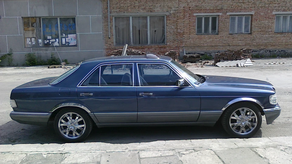 Mercedes-Benz S-Class w126 3