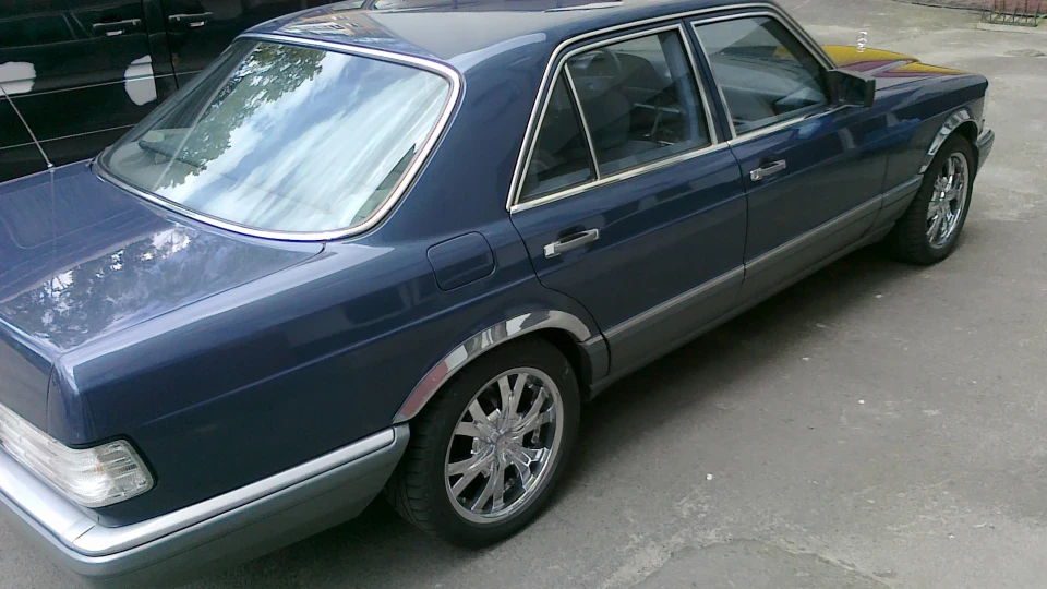 Mercedes-Benz S-Class w126 4
