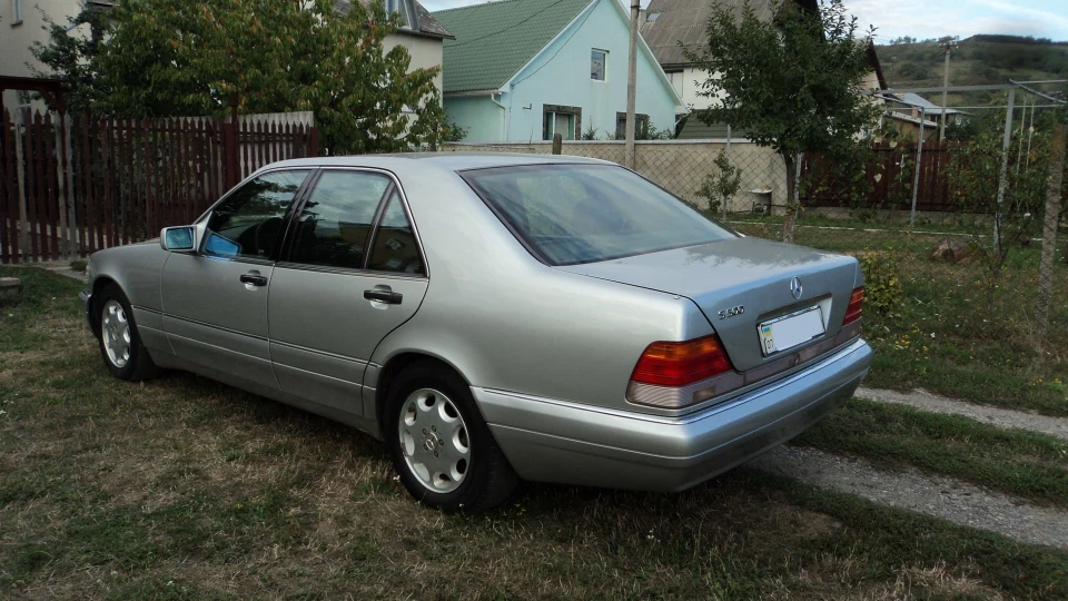 Mercedes-Benz S-Class W140S500 3