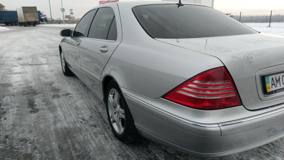 Mercedes-Benz S-Class w220 2