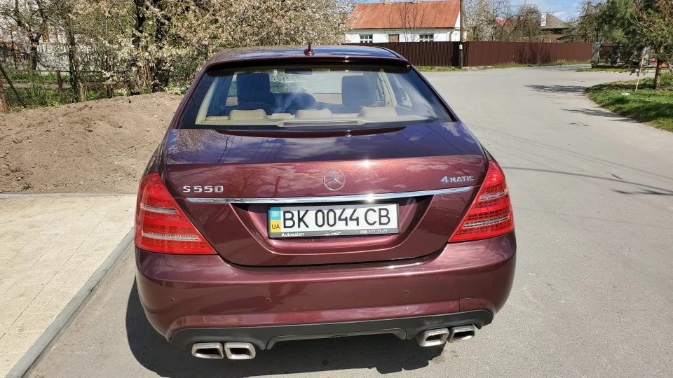 Mercedes-Benz S-Class w221 Вишневий