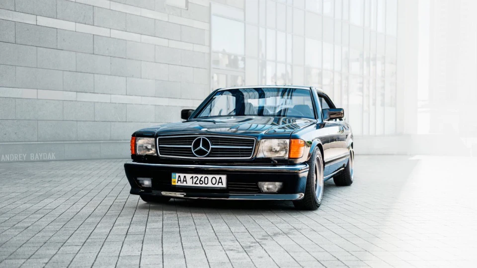 Mercedes-Benz SEC-Class Чорний металік 2