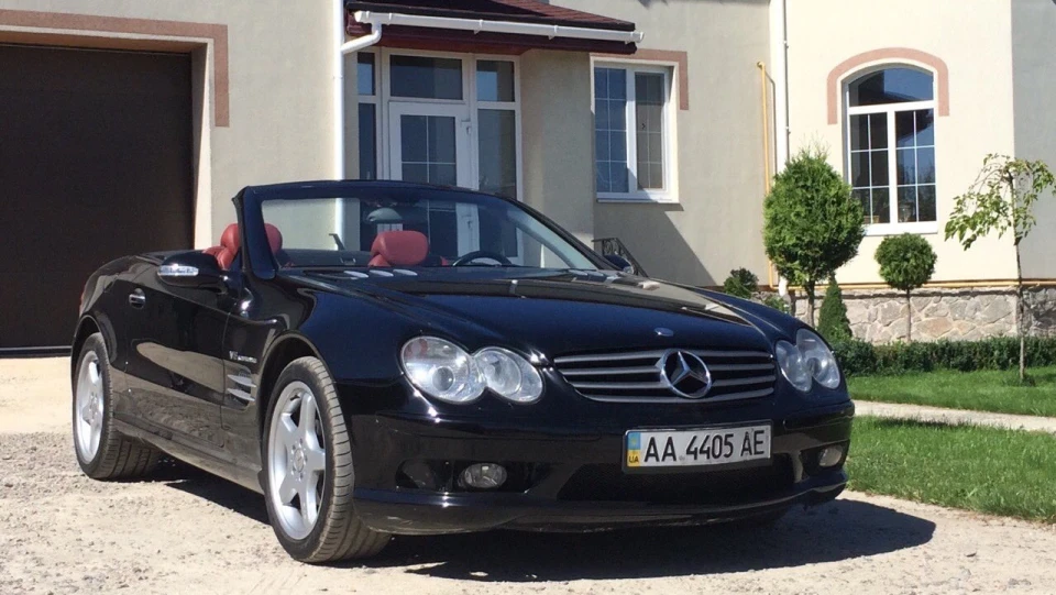 Mercedes-Benz SL-Class 4