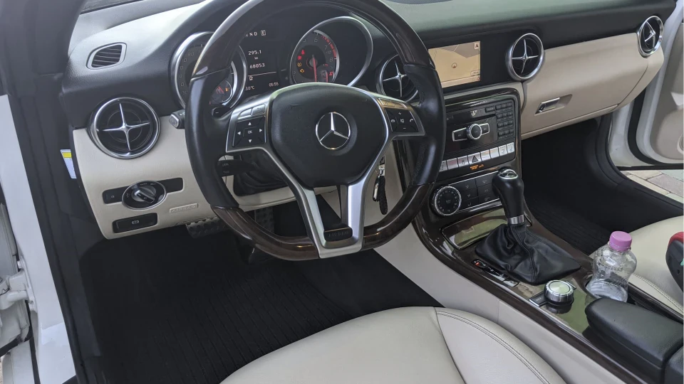 Mercedes-Benz SLK White Shark 2