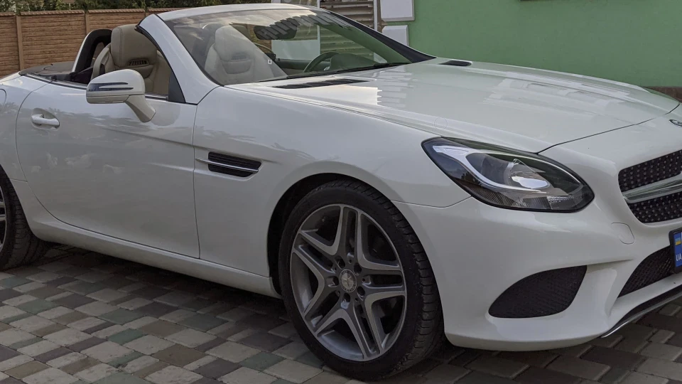 Mercedes-Benz SLK White Shark 3