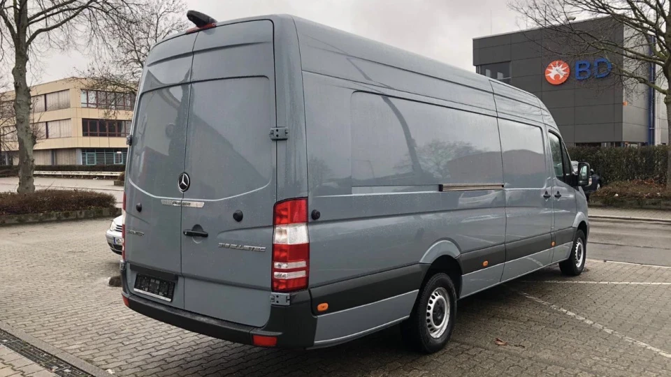 Mercedes-Benz Sprinter 2