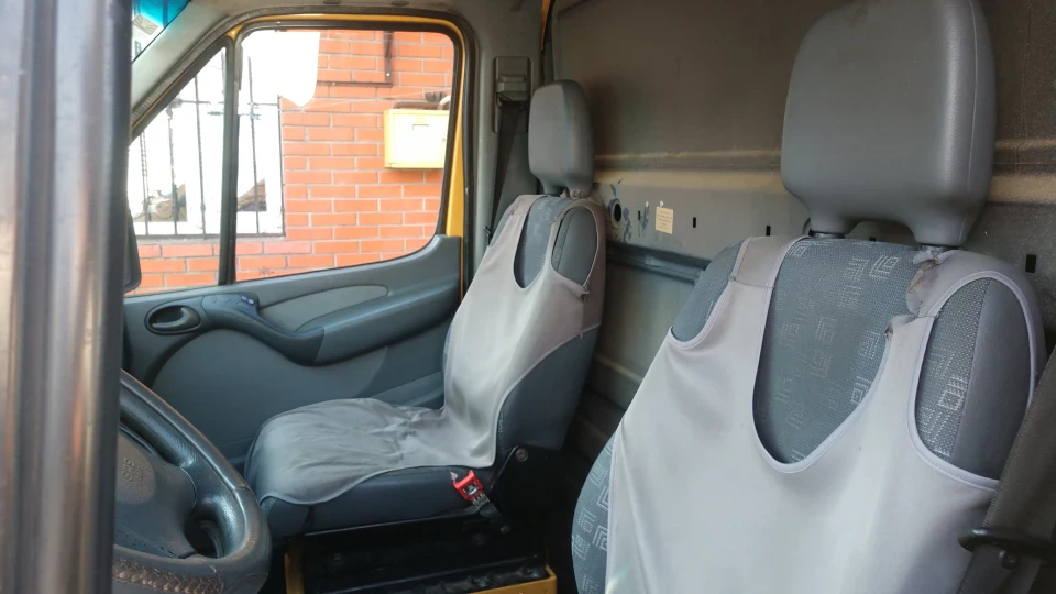 Mercedes-Benz Sprinter 4