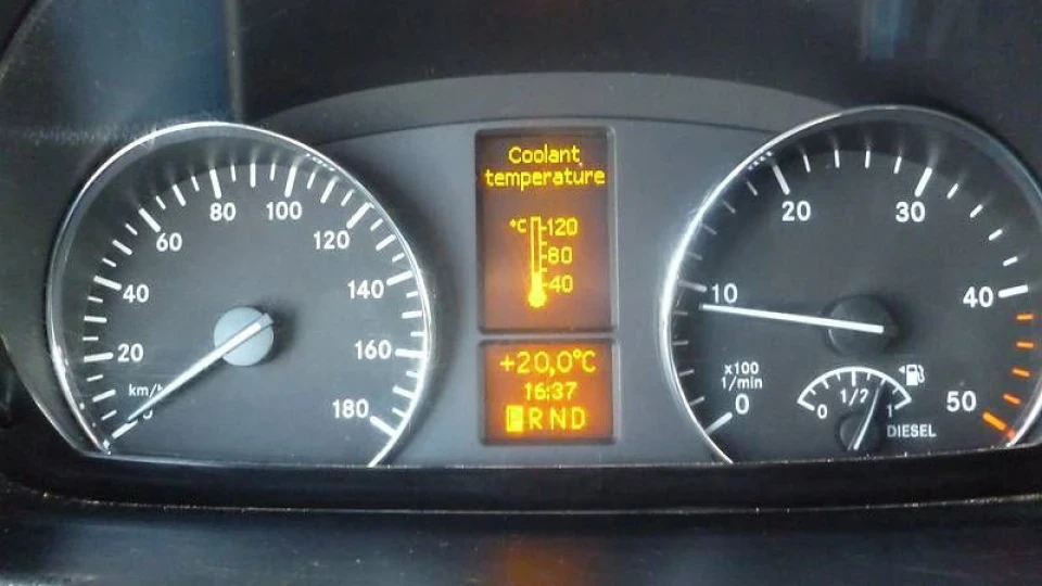 Mercedes-Benz Sprinter 4