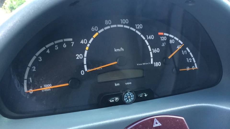 Mercedes-Benz Sprinter 4
