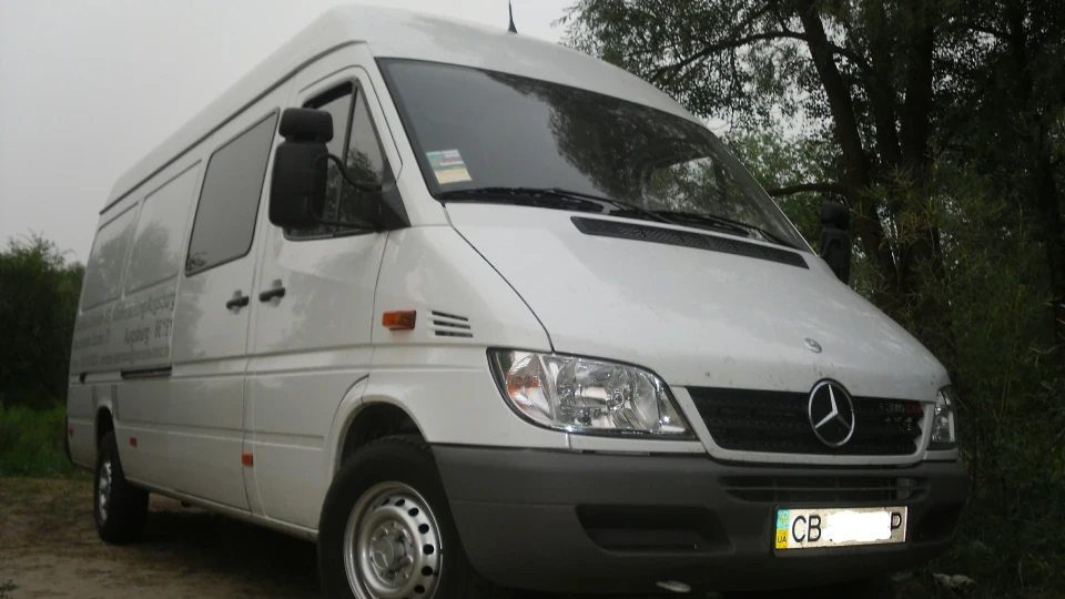 Mercedes-Benz Sprinter 4