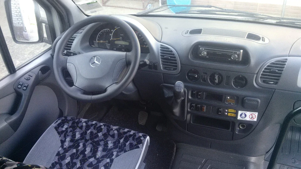 Mercedes-Benz Sprinter 2