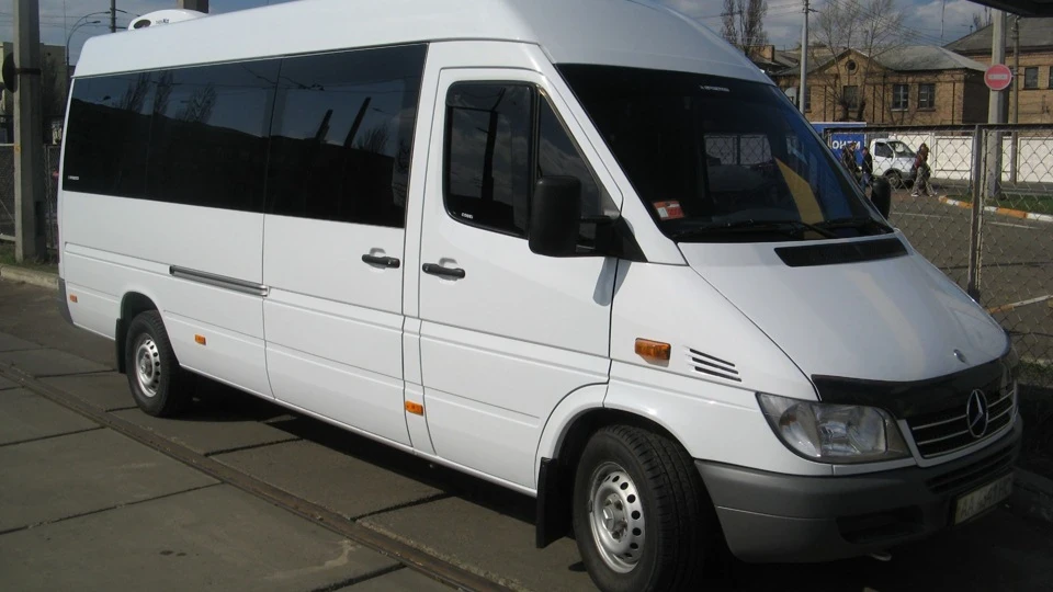 Mercedes-Benz Sprinter ......
