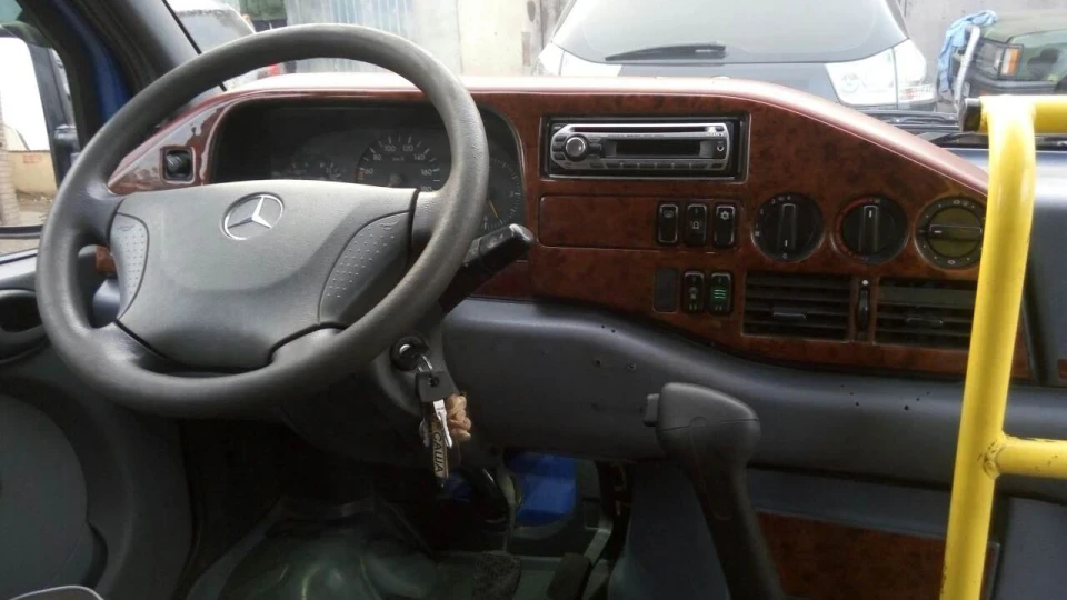 Mercedes-Benz Sprinter 4