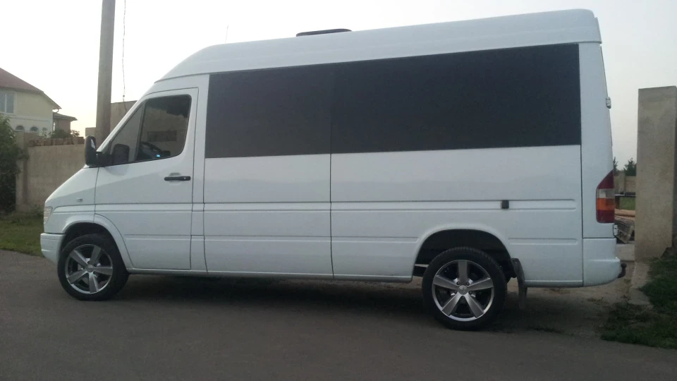 Mercedes-Benz Sprinter 2