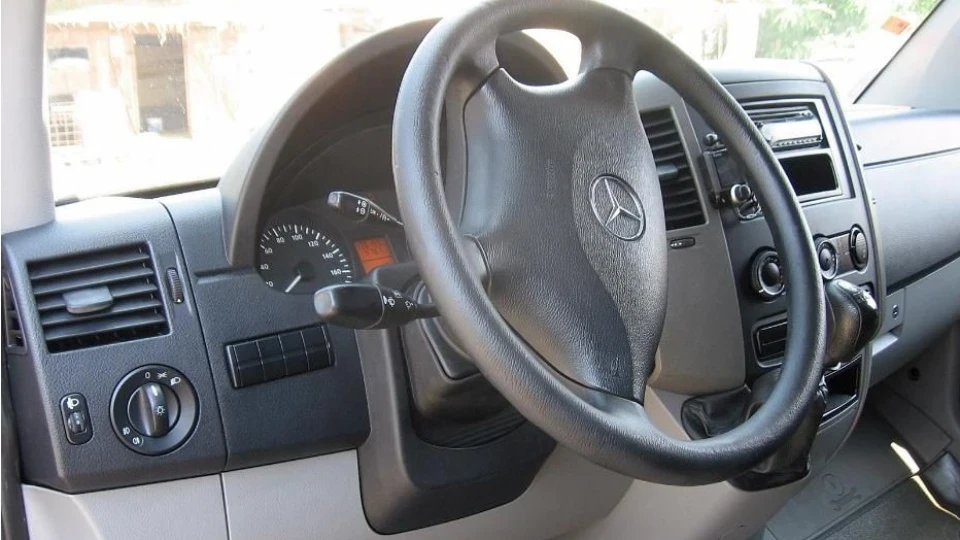 Mercedes-Benz Sprinter 2