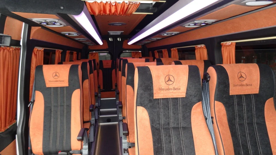 Mercedes-Benz Sprinter 4