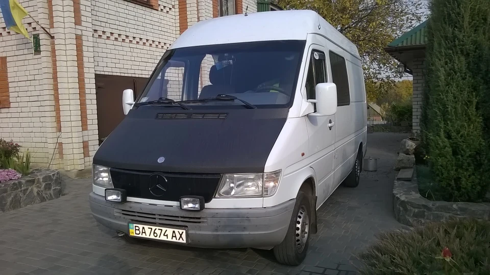 Mercedes-Benz Sprinter 208D Бошик