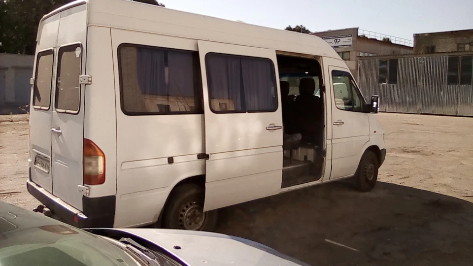 Mercedes-Benz Sprinter 212D 2