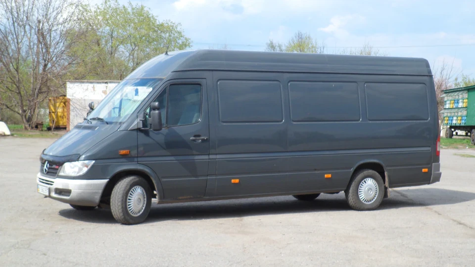 Mercedes-Benz Sprinter Чорно сірий 2