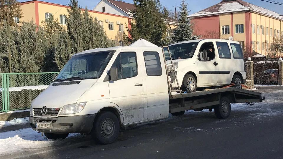 Mercedes-Benz Sprinter евакуатор з лафетом 2