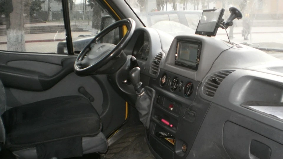 Mercedes-Benz Sprinter Golden submarine 4
