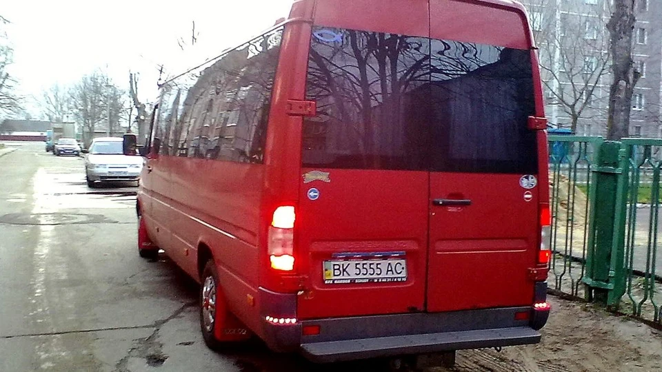 Mercedes-Benz Sprinter червона лисичка 2
