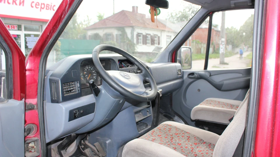 Mercedes-Benz Sprinter червоний *ТАНК* 3