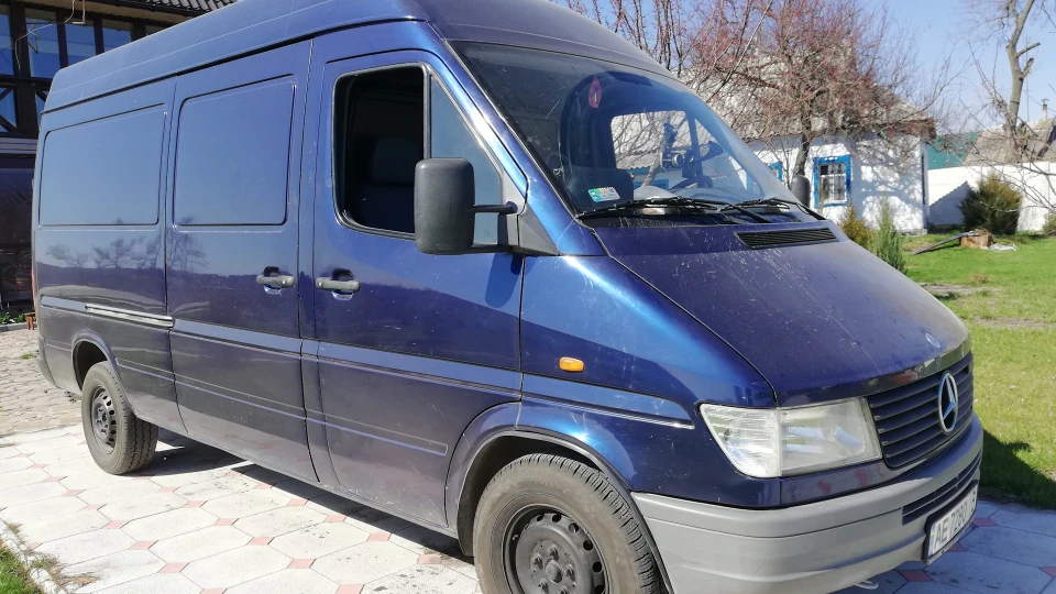 Mercedes-Benz Sprinter Stitch 3