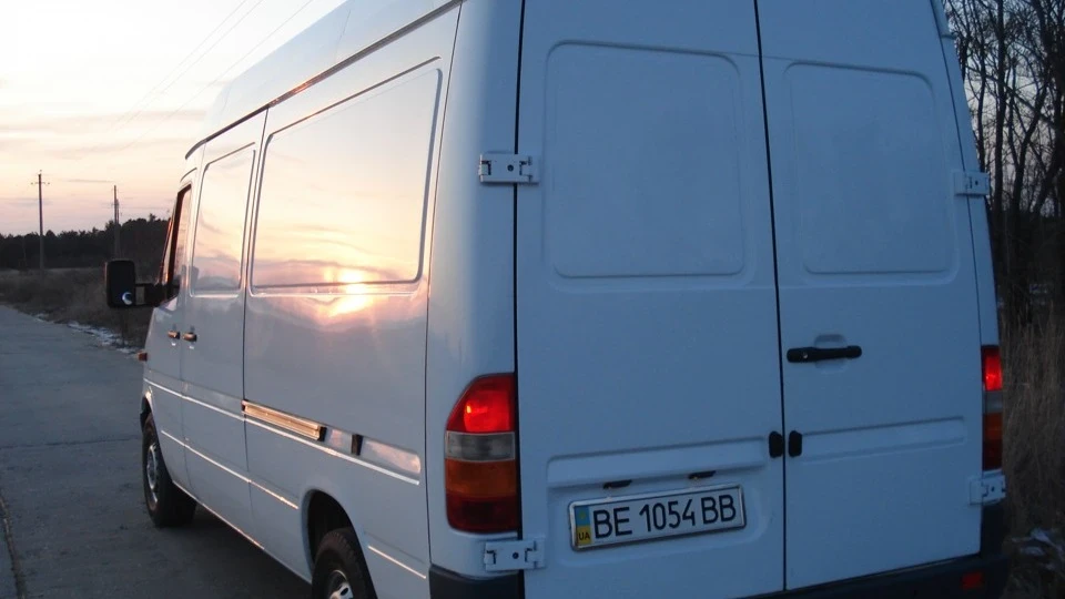 Mercedes-Benz Sprinter WHITE VAN 2