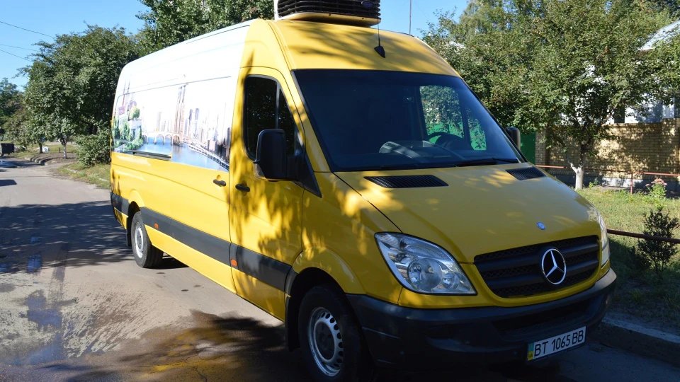 Mercedes-Benz Sprinter Жовтий настрій 2