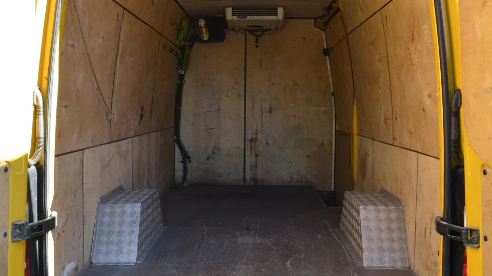 Mercedes-Benz Sprinter Жовтий настрій 4