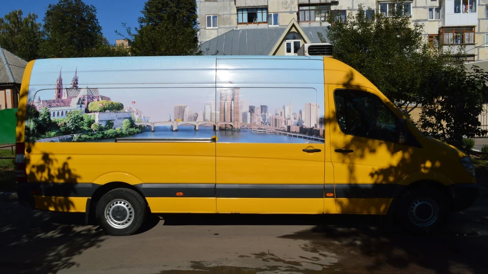 Mercedes-Benz Sprinter Жовтий настрій 5