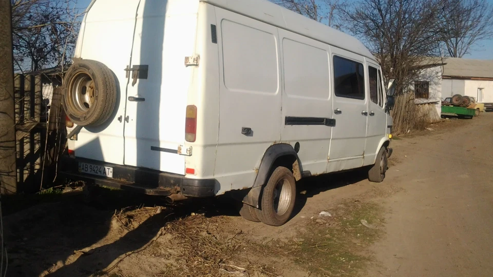 Mercedes-Benz T1 410D 2