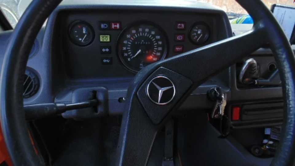Mercedes-Benz T1 МЕРСІК-ПЕРСИК 2