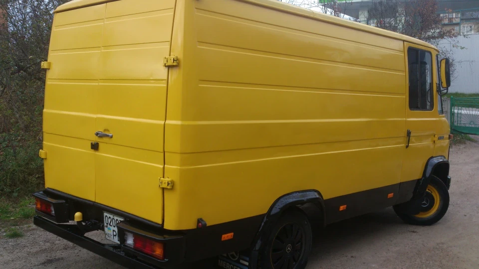 Mercedes-Benz T2 407 D 2