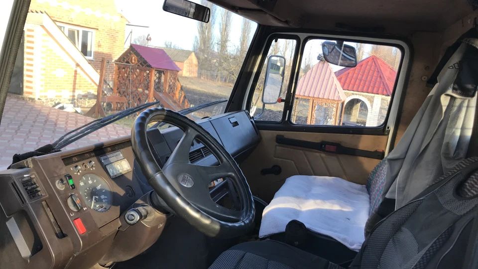 Mercedes-Benz T2 609 4