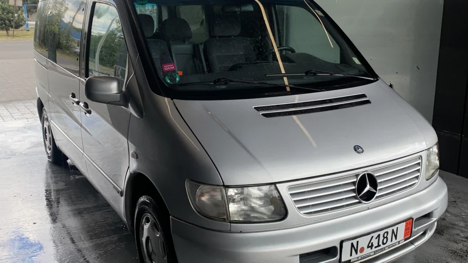 Mercedes-Benz V-Class 2