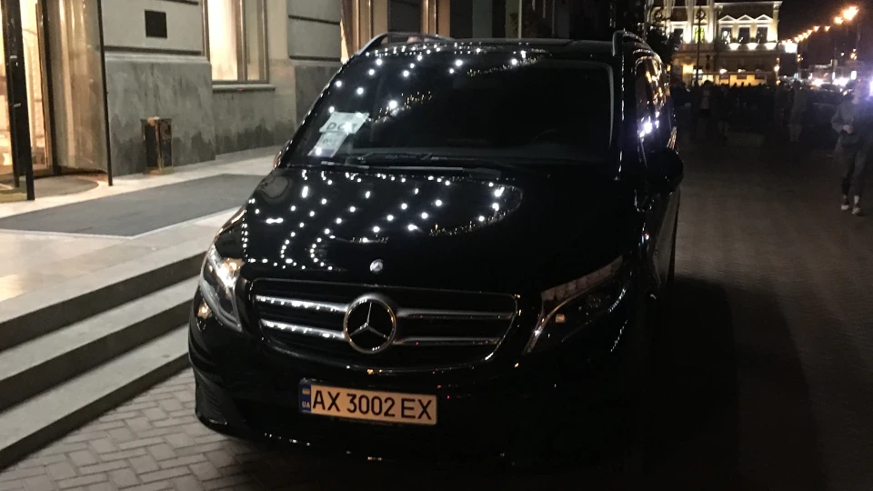 Mercedes-Benz V-Class 2