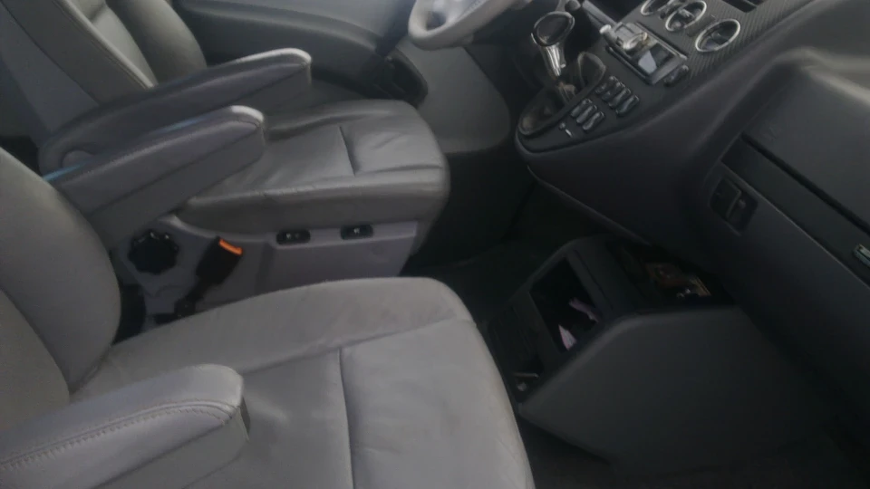 Mercedes-Benz V-Class 3