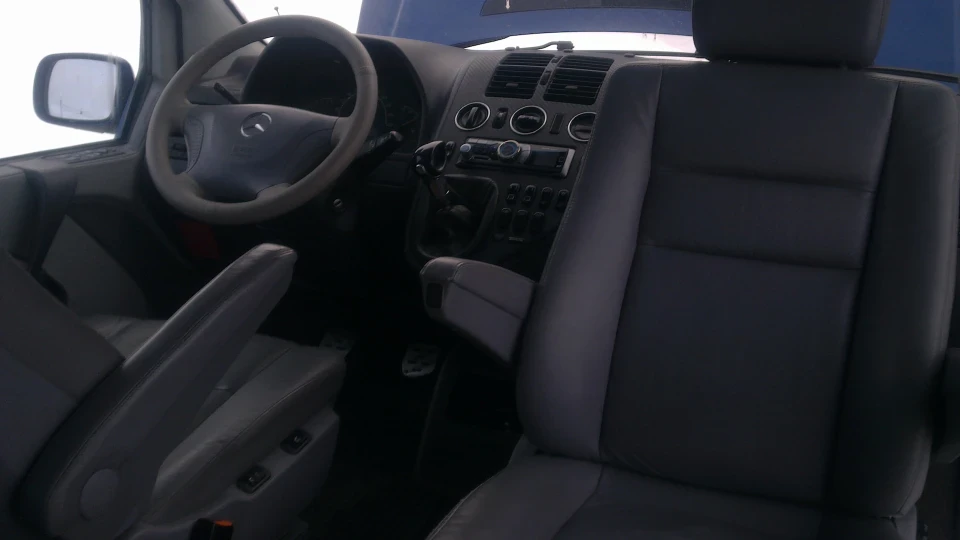 Mercedes-Benz V-Class 4
