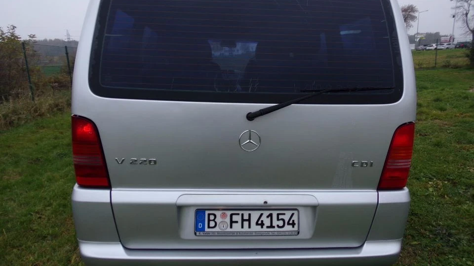 Mercedes-Benz V-Class 2