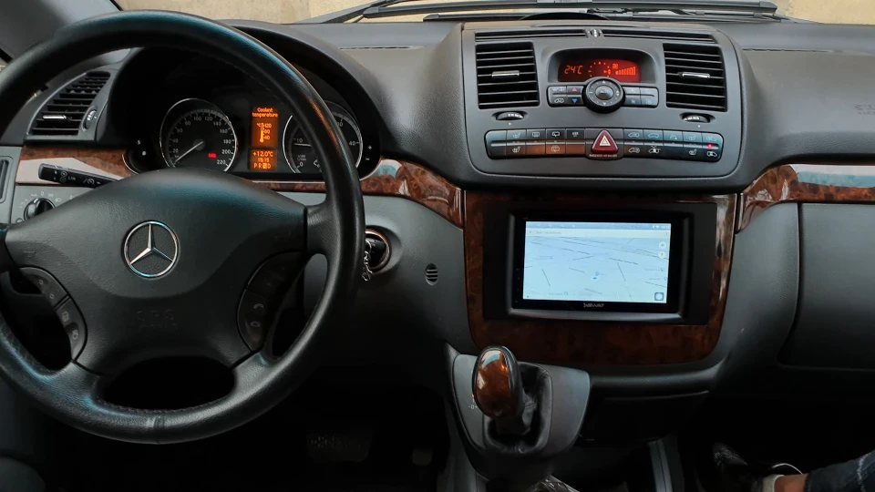 Mercedes-Benz Viano 4matic Stage-I 5