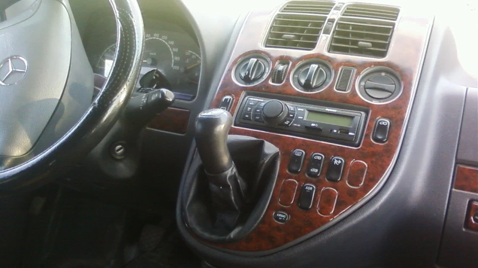 Mercedes-Benz Vito 4