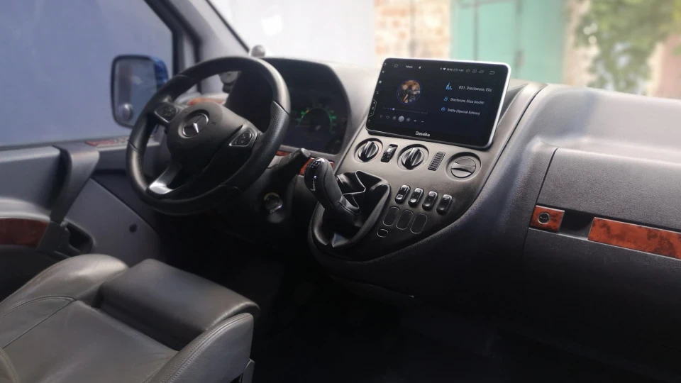 Mercedes-Benz Vito 2