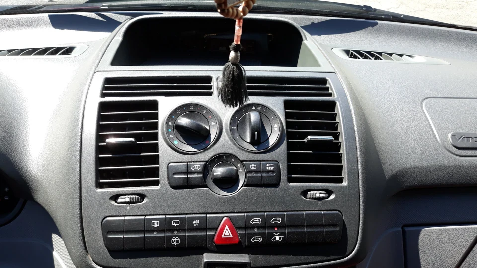 Mercedes-Benz Vito 4