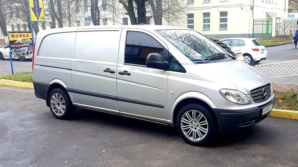 Mercedes-Benz Vito 2