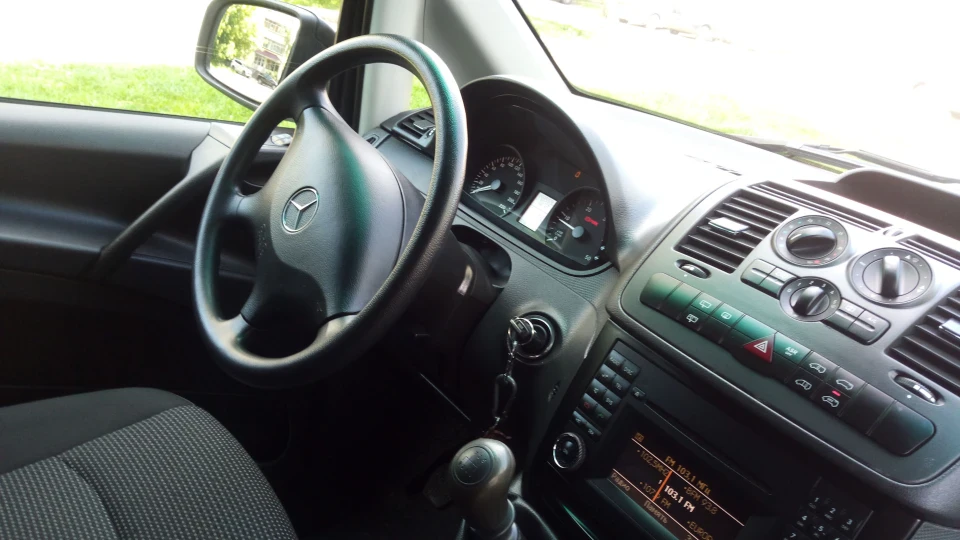 Mercedes-Benz Vito 2