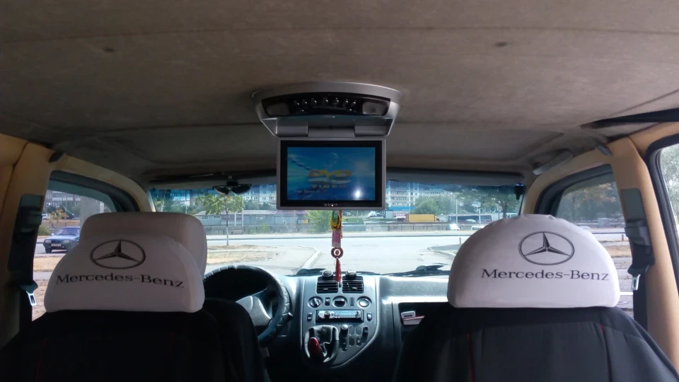 Mercedes-Benz Vito 4